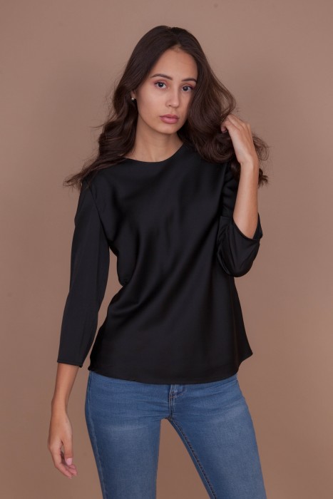 Шелковая блузка Черная Шелковая блузка срукавом "три четверти"