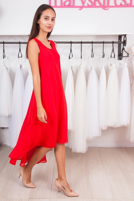 Красное шифоновое платье  Шифоновое  платье на натуральной подкладке
